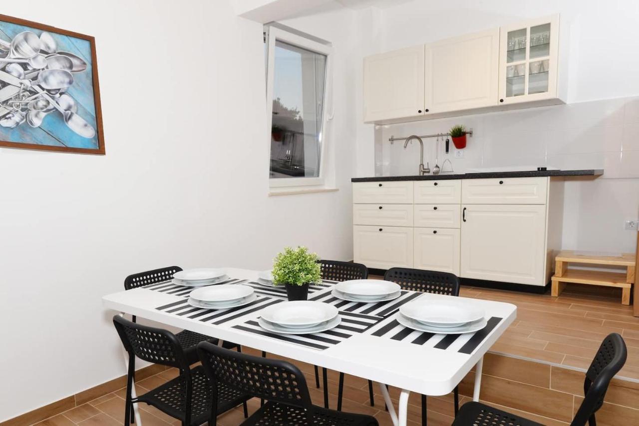 Apartment Avada Novalja Buitenkant foto